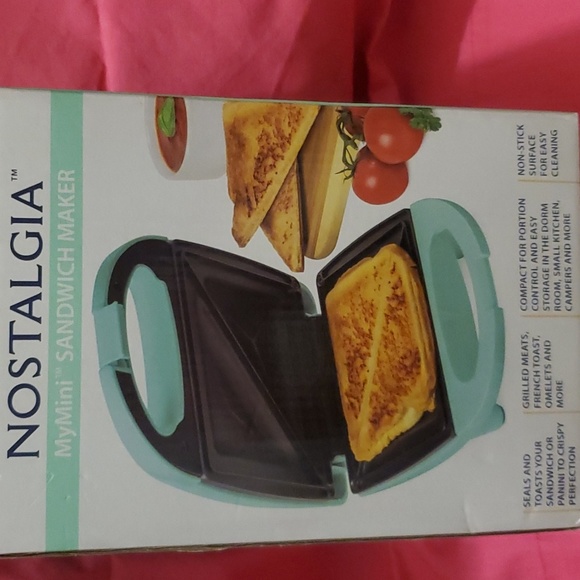 Nostalgia- MyMini Sandwich *Or* Griddle Maker - Picture 1 of 10